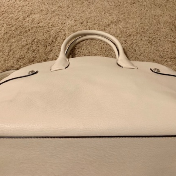 Henri Bendel creme caryl tote - Picture 3 of 8